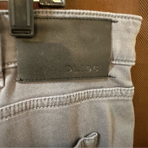 NWT DL1961 Russell Slim Straight Leg Jeans, 34x32 reg $225 - Picture 3 of 10